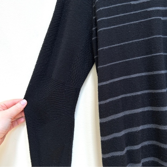 Nike Merino Wool Golf Performance Sweater Black Grey Stripe, Size Medium - Picture 5 of 11